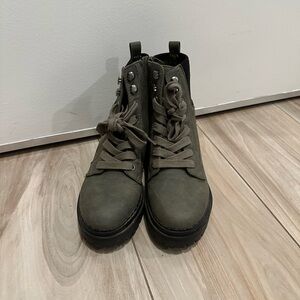 Men's Olive Lace-Up Boots
